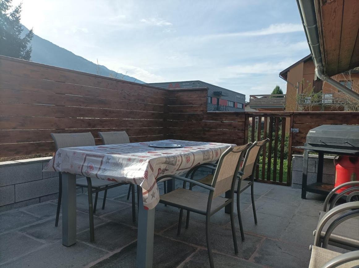 Joli Appart Terrasse Et Jardinet Albertville Eksteriør billede